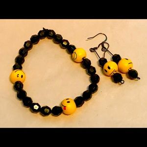 EMOJI BEADED BRACELET AND EARRINGS SET